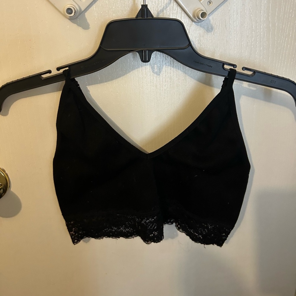 Cropped black laced top